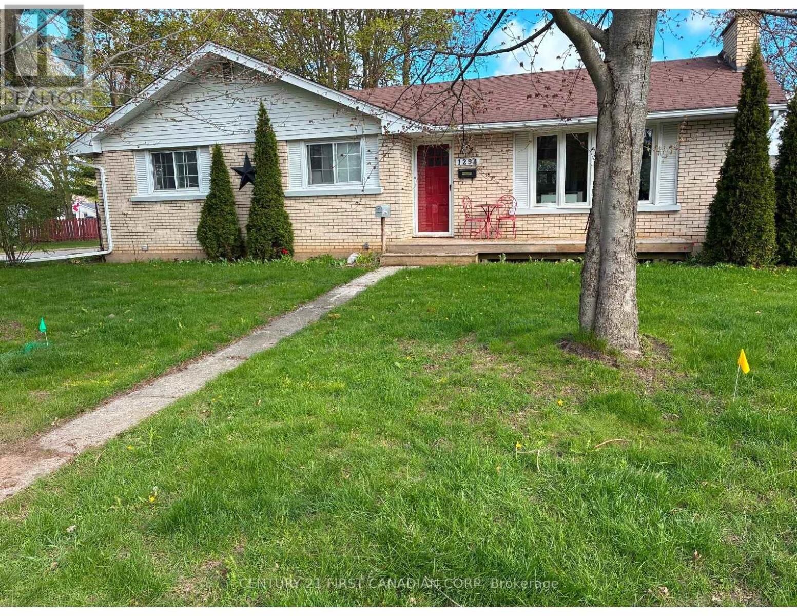 Property Photo: 1294 Hillcrest Avenue ON N5Y 4N5