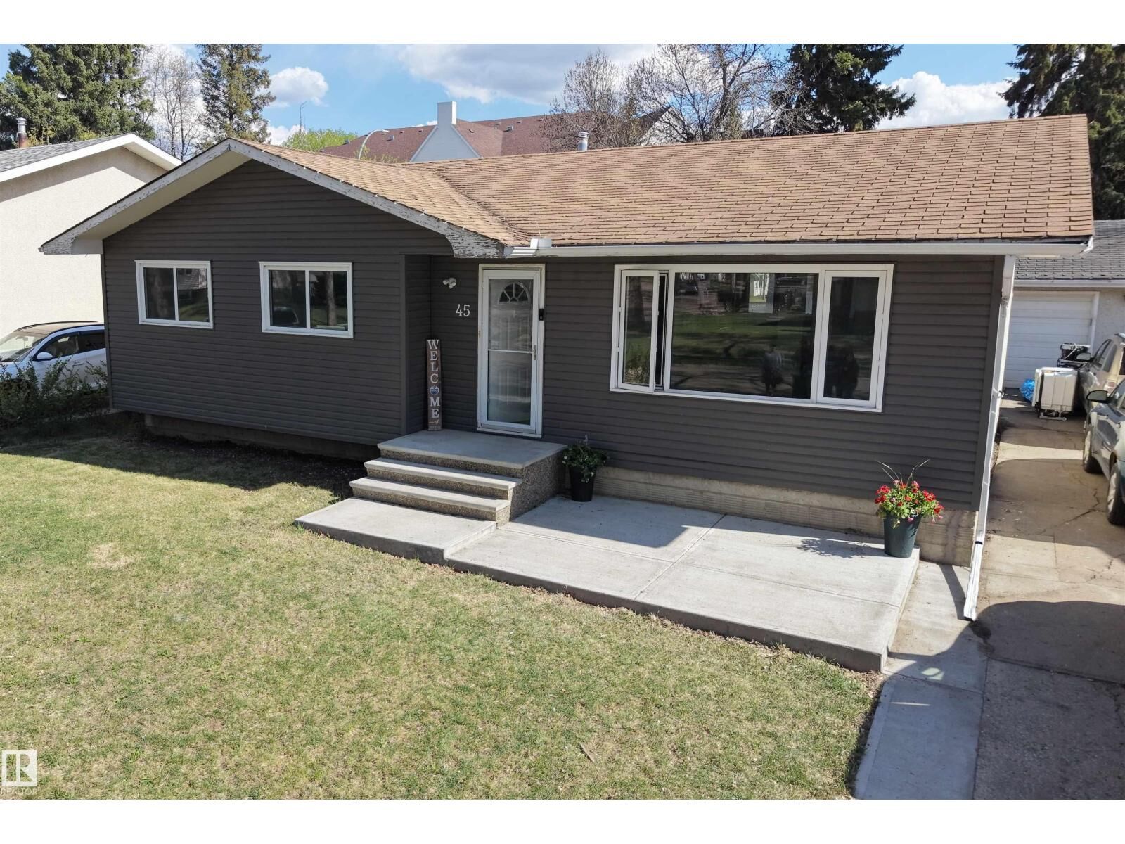 Property Photo: 45 Lambert Cr AB T8N 1M3