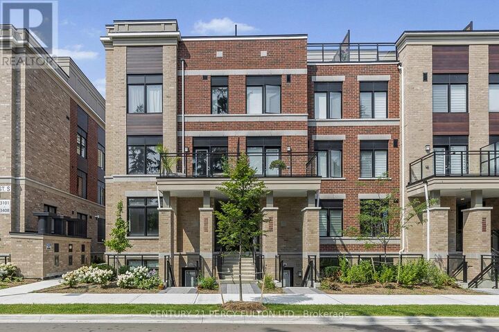 Property Photo: 58 Elizabeth Street South 2208 ON L4C 5W2
