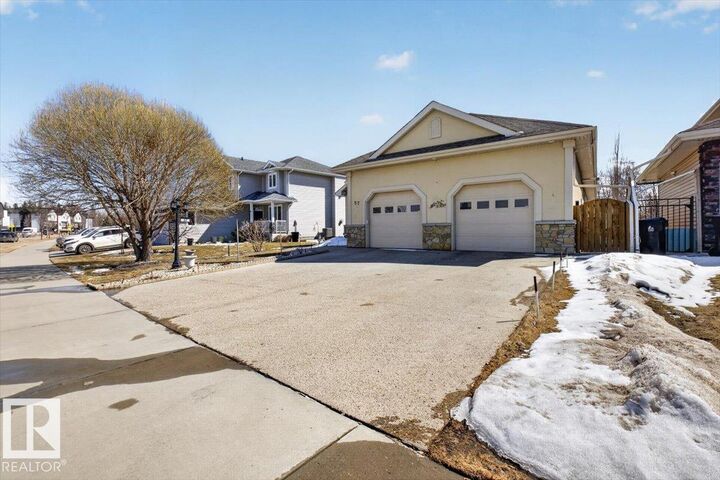 Property Photo: 57 Longview Drive AB T7X 4R7
