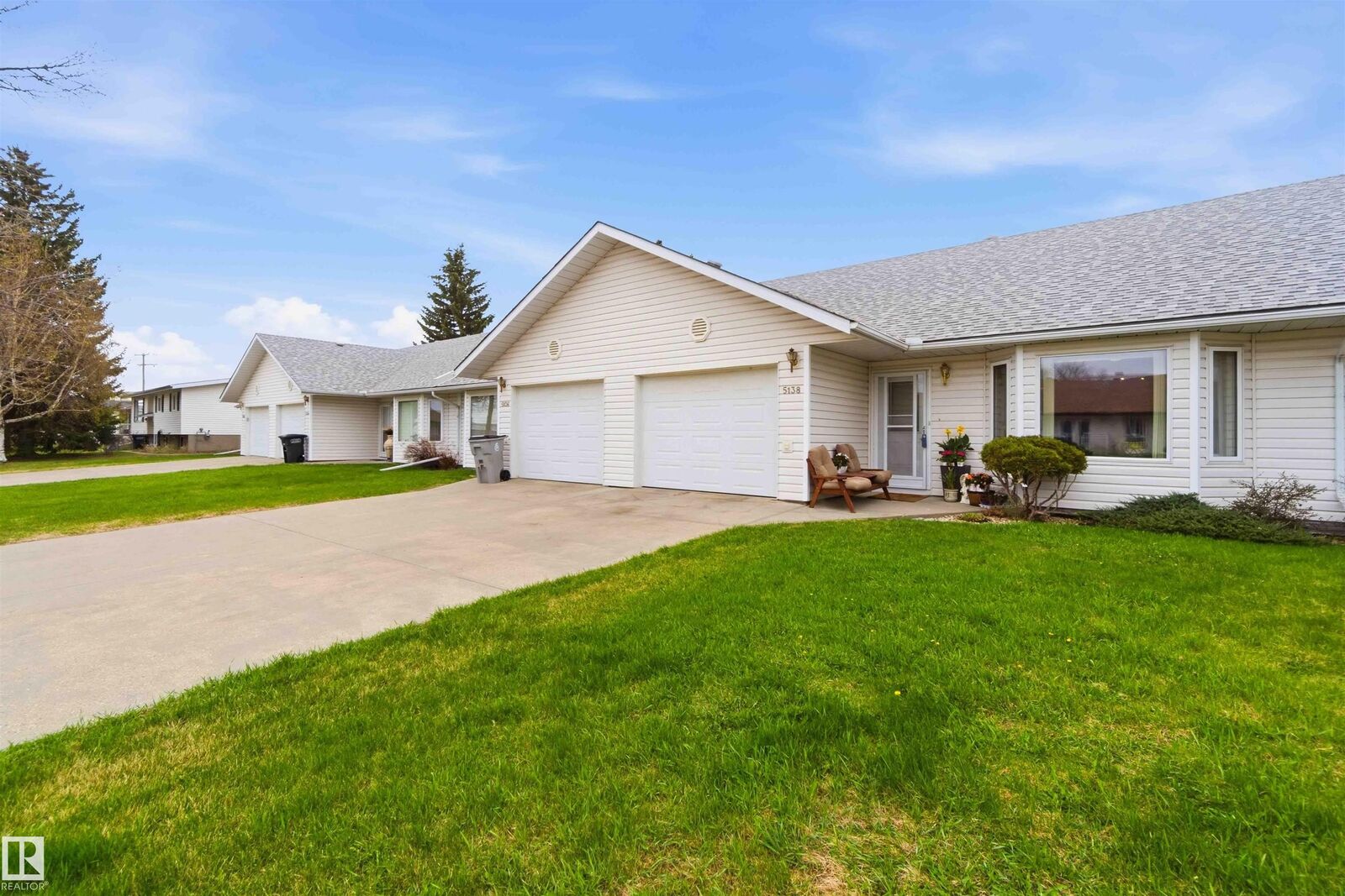 Property Photo:  5138 47 Street  AB T0A 2W0 