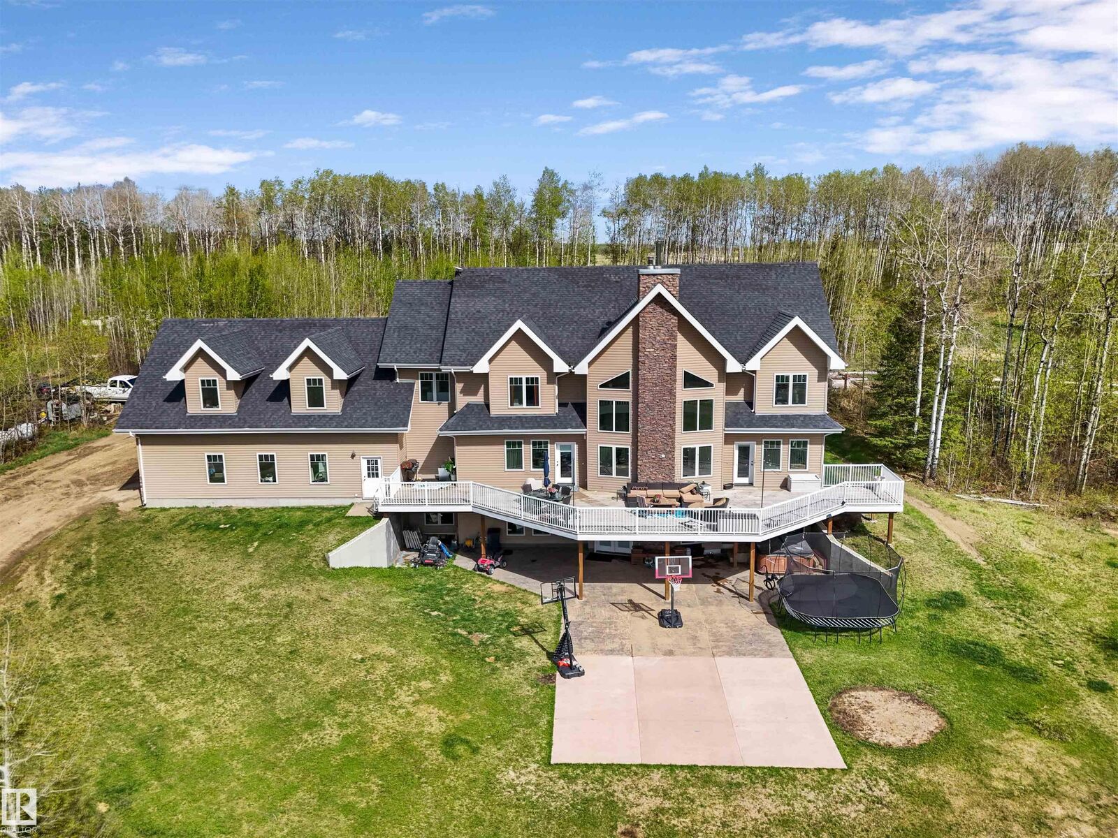 Property Photo:  7424 Twp Road 520  AB T7A 0W7 