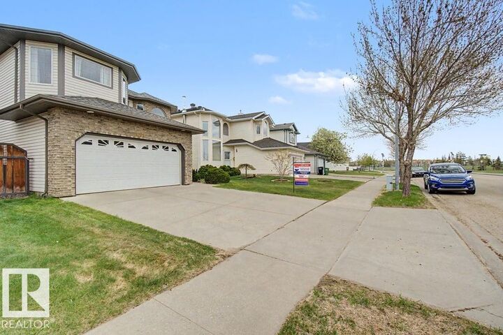 Property Photo:  16516 87 Street NW  AB T5Z 3X1 