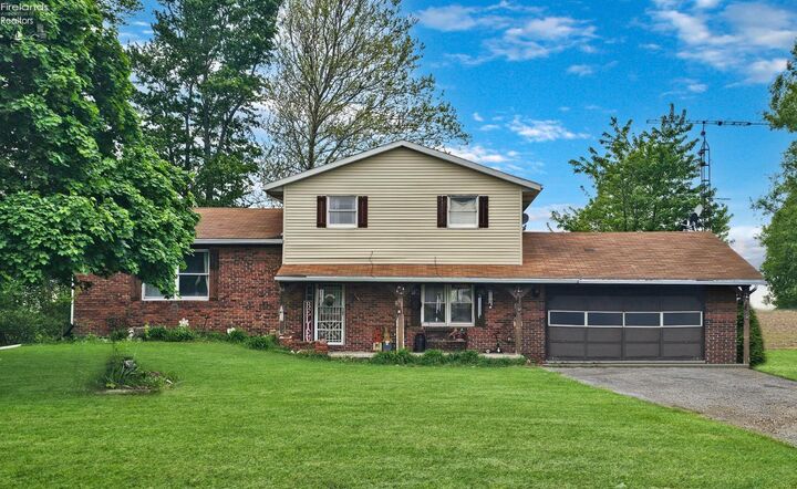 Property Photo:  8500 N Cr 21  OH 43410 