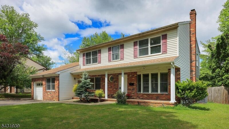Property Photo:  9 Starlite Ct  NJ 07090 