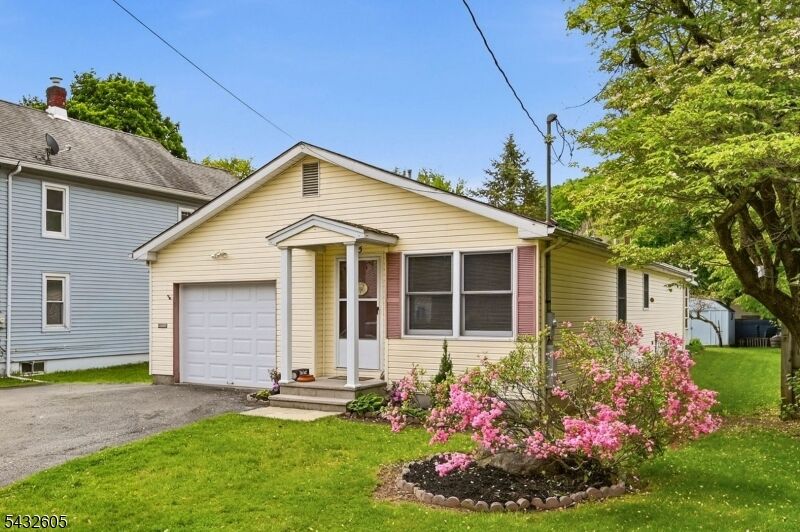 Property Photo:  15 Orchard St  NJ 07403 