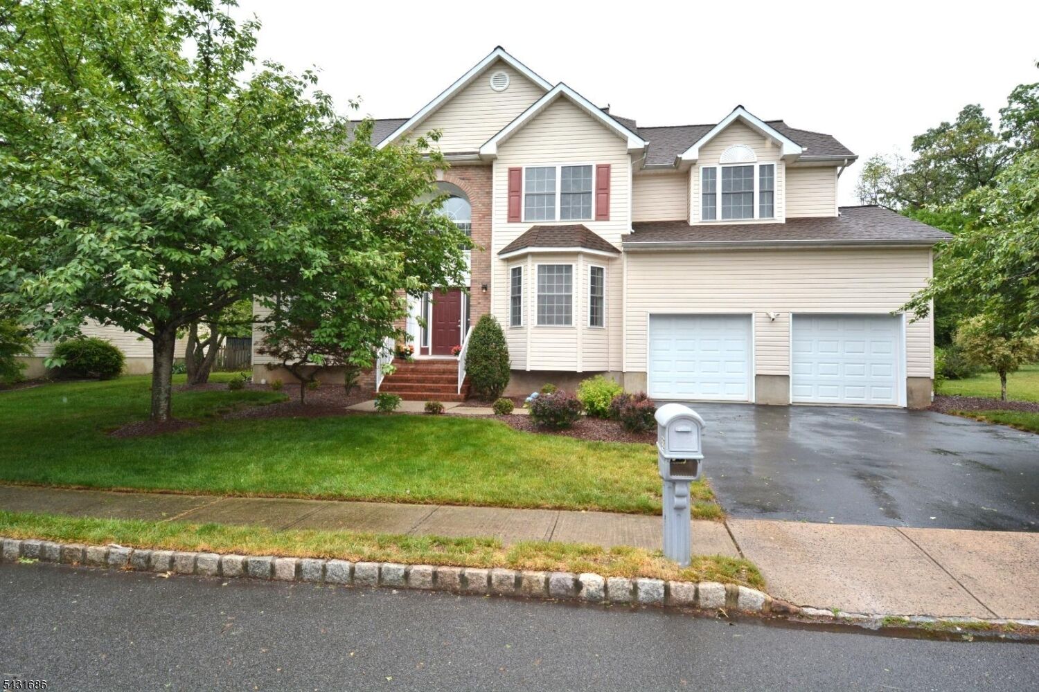 Property Photo: 22 Muirhead Ct NJ 08502
