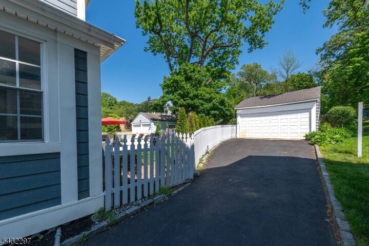 Property Photo:  6 North Terrace  NJ 07040 
