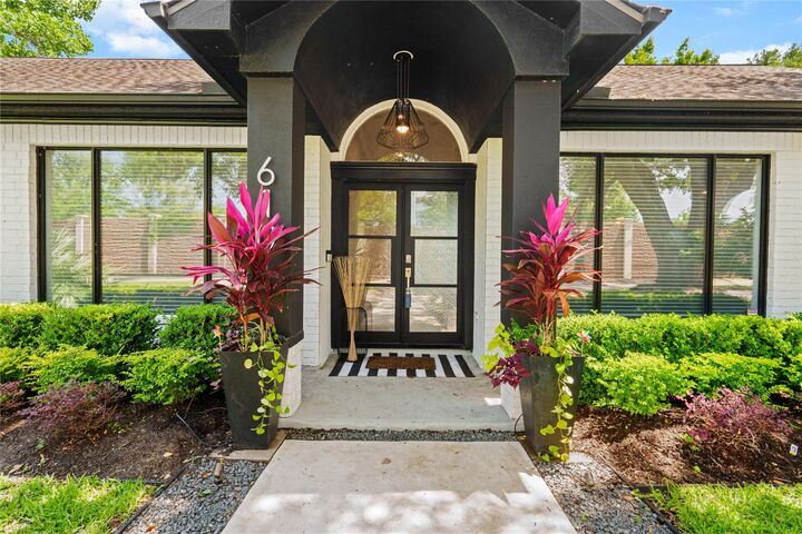 Property Photo: 610 Piedmont Street TX 77478