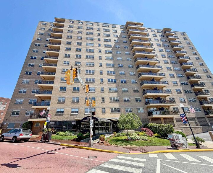 Property Photo: 7100 Blvd East 11L NJ 07093