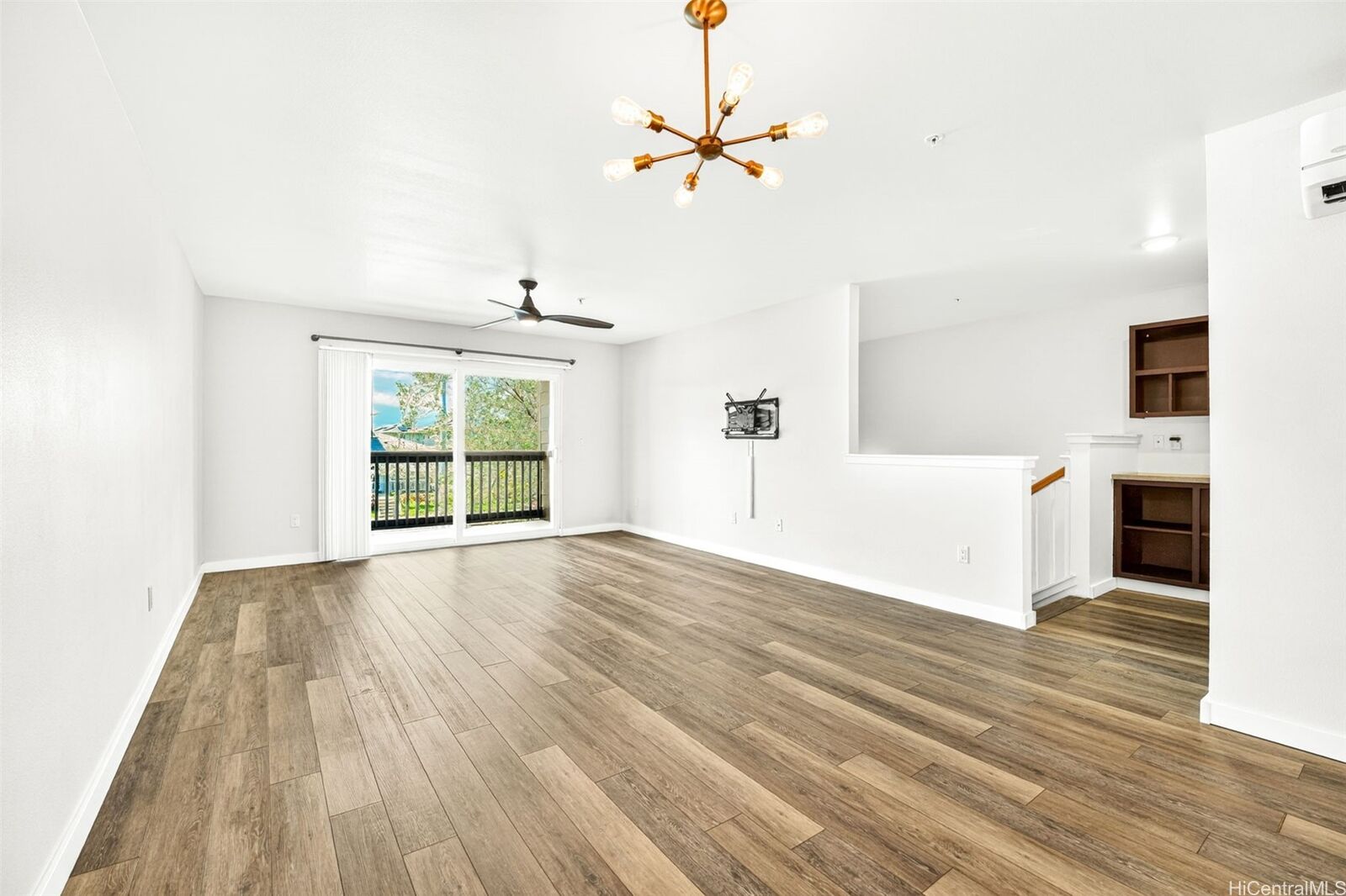 Property Photo:  91-960 Iwikuamoo Street 305  HI 96706 