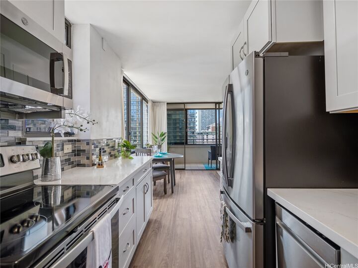Property Photo:  2410 Cleghorn Street 1904  HI 96815 