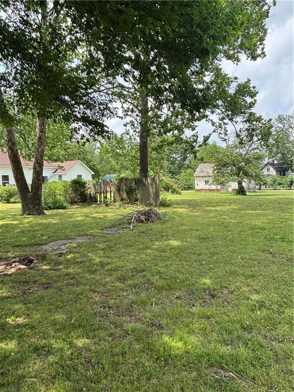 Property Photo:  416 E 3rd Street  KS 67335 