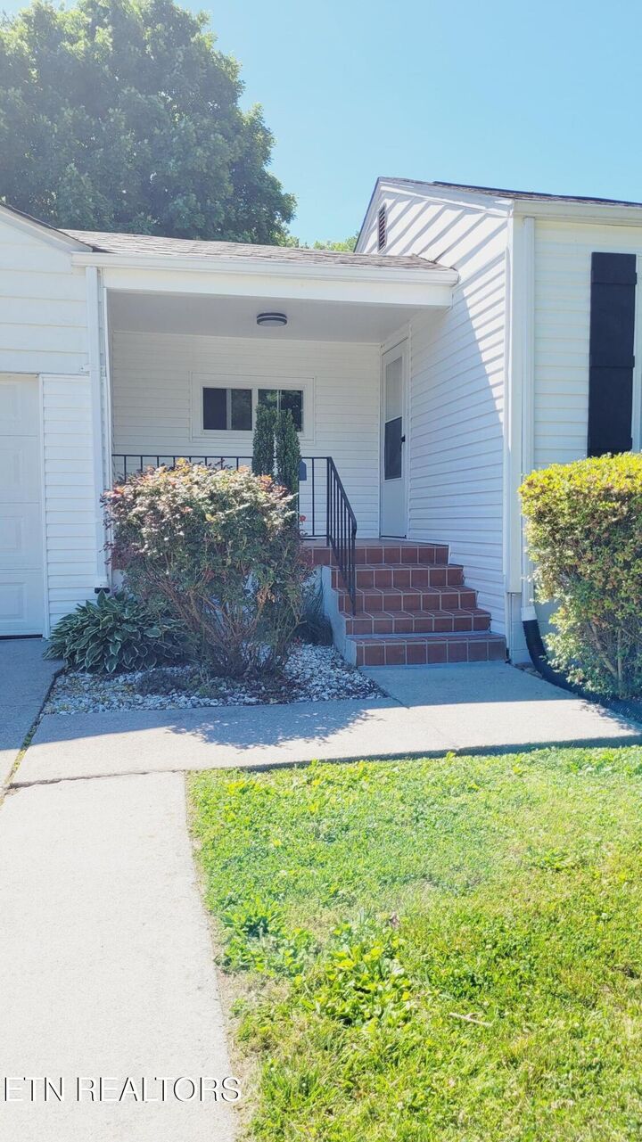 Property Photo:  308 Naueda Drive  TN 37912 