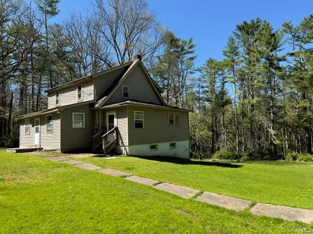 Property Photo: 182 Bee Hollow Road PA 18458