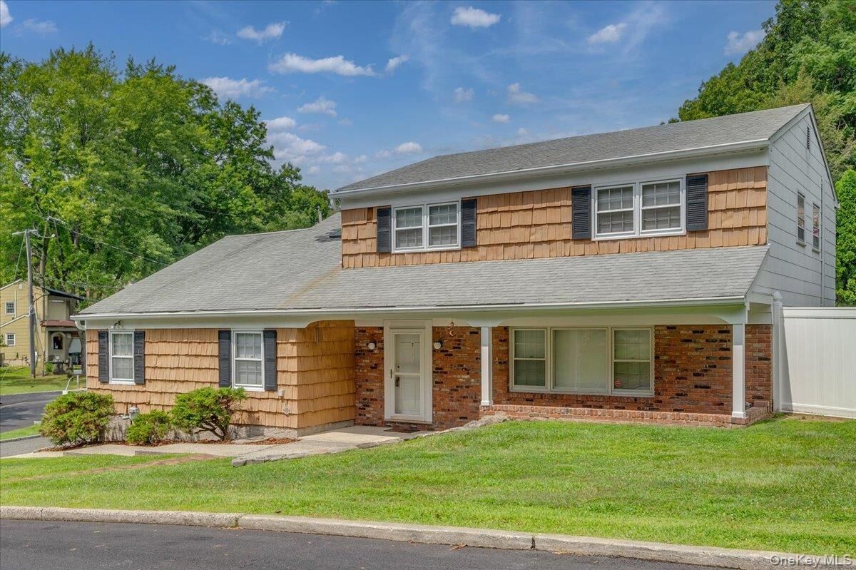 Property Photo:  7 Shaw Lane  NY 10533 