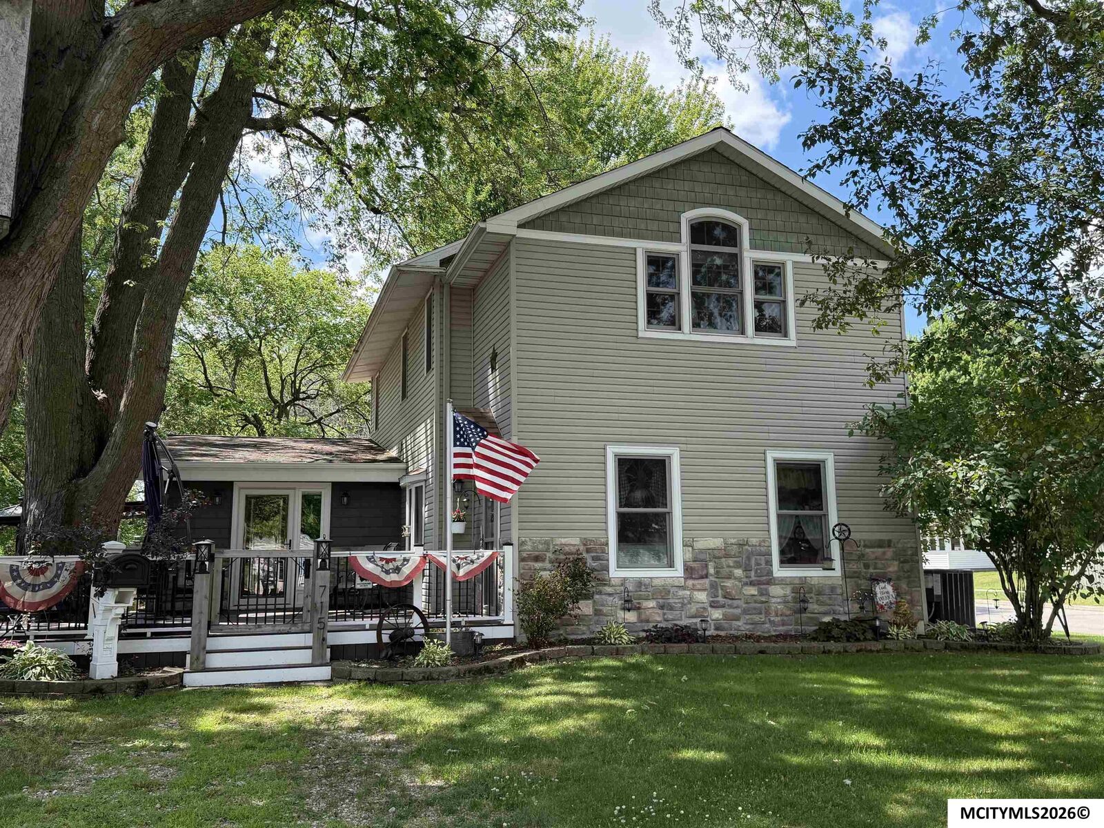 Property Photo:  715 S 12th St  IA 50428 