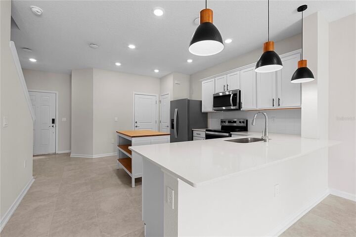 Property Photo: 2622 Winsome Way FL 33896