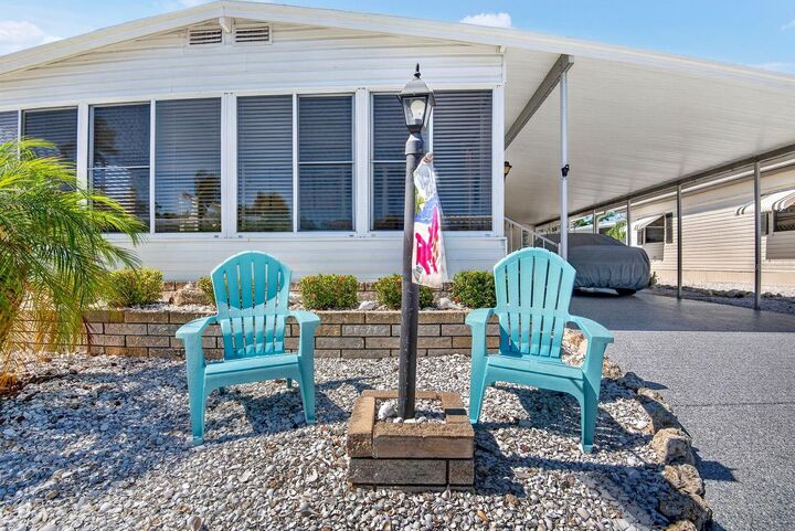 Property Photo:  42 Caballo Way  FL 34209 