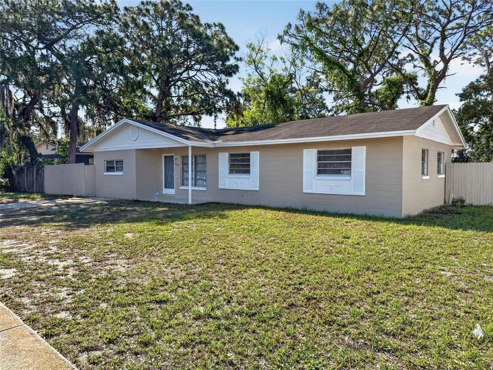 Property Photo:  5020 Londonderry Boulevard  FL 32808 