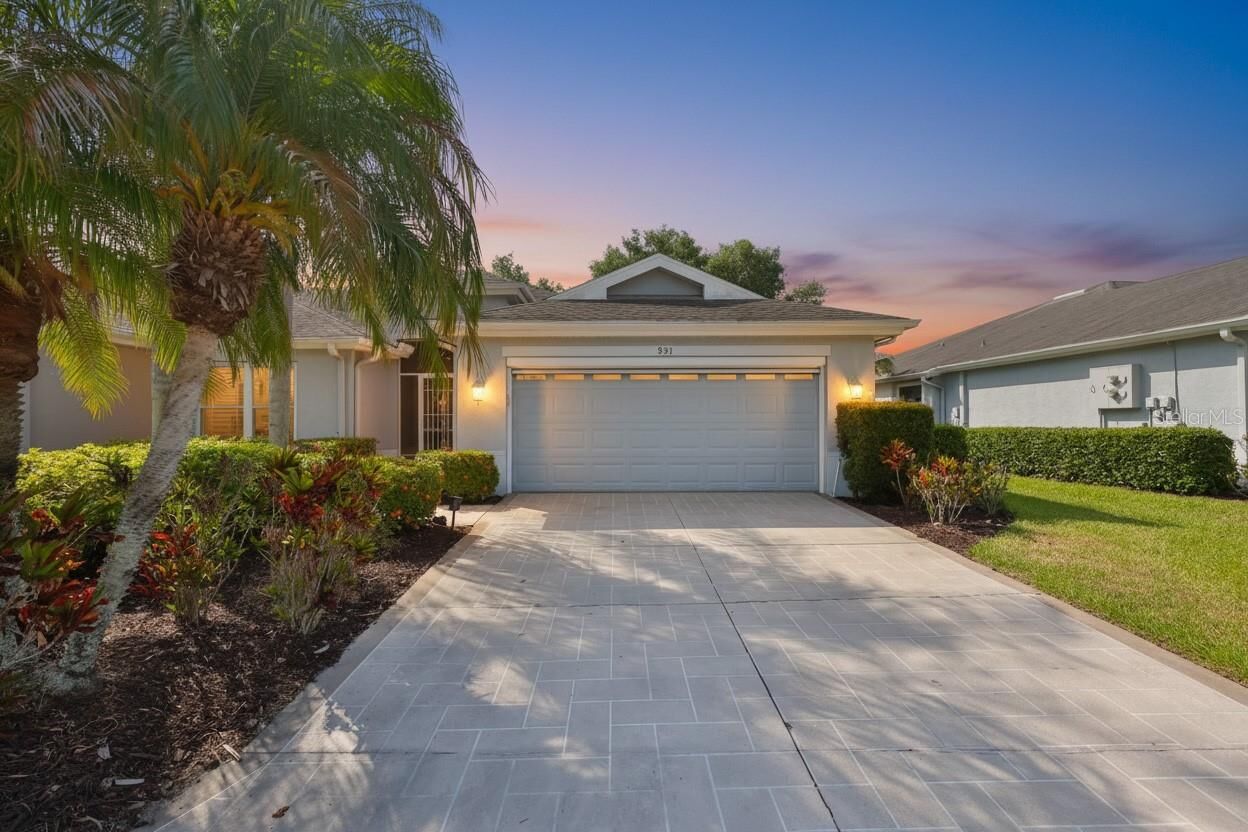 Property Photo:  951 Villeroy Greens Drive  FL 33573 