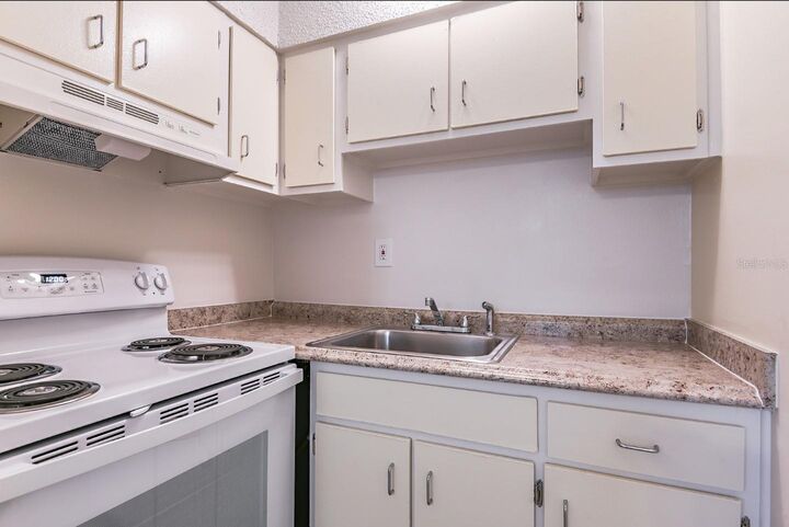 Property Photo: 4410 N Hale Avenue FL 33614