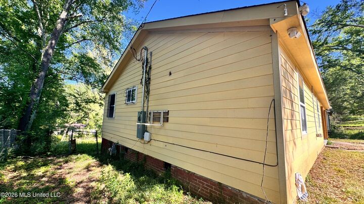 Property Photo:  2616 Glenn Street  MS 39204 