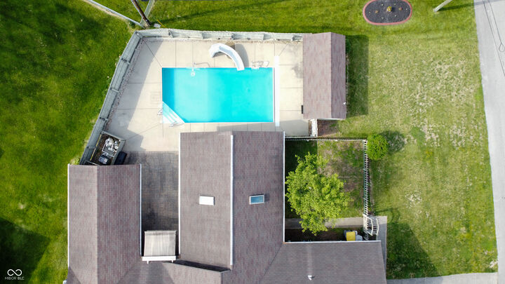 Property Photo: 804 W 8th Street IN 47274