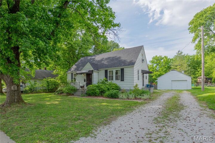 Property Photo:  713 Frederick Street  IL 62025 