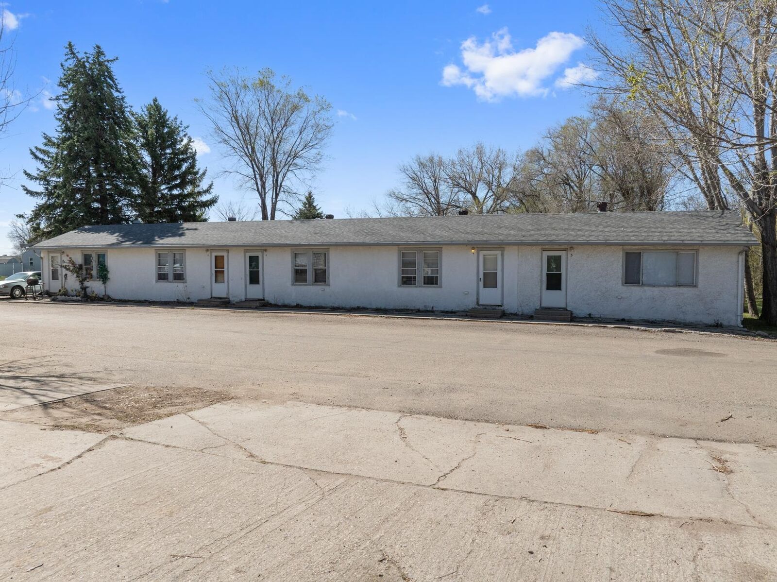 Property Photo:  1000/1002 43rd St SE  ND 58701 