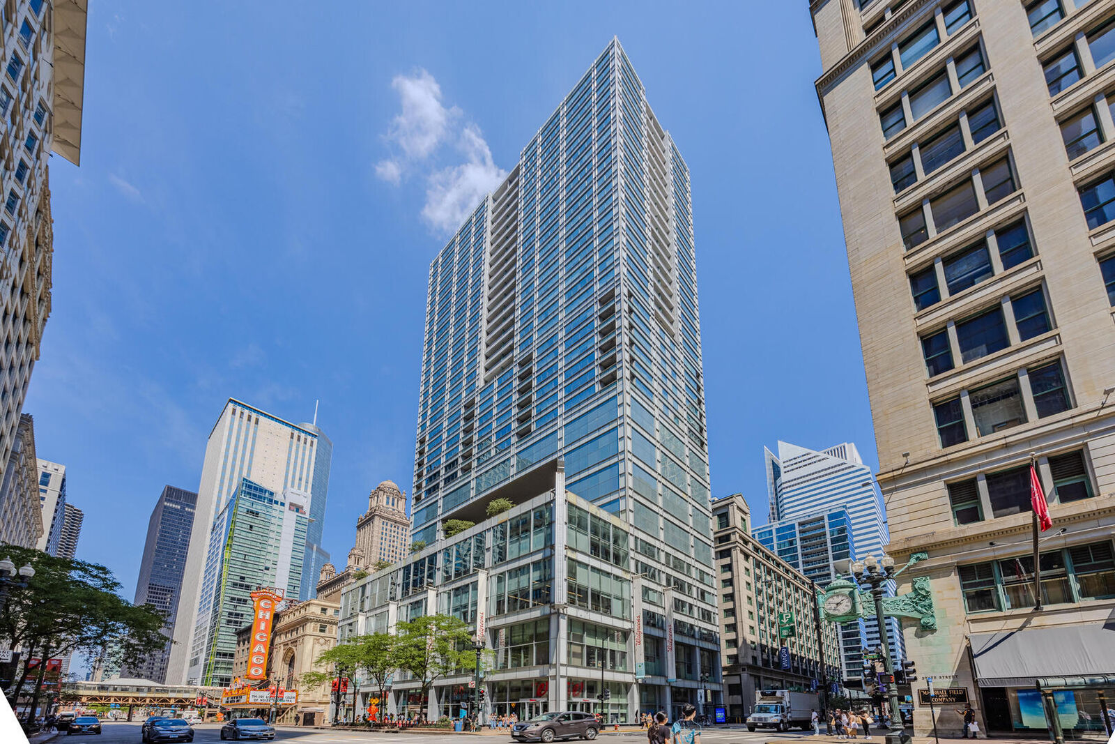 Property Photo:  8 E Randolph Street 1803  IL 60601 