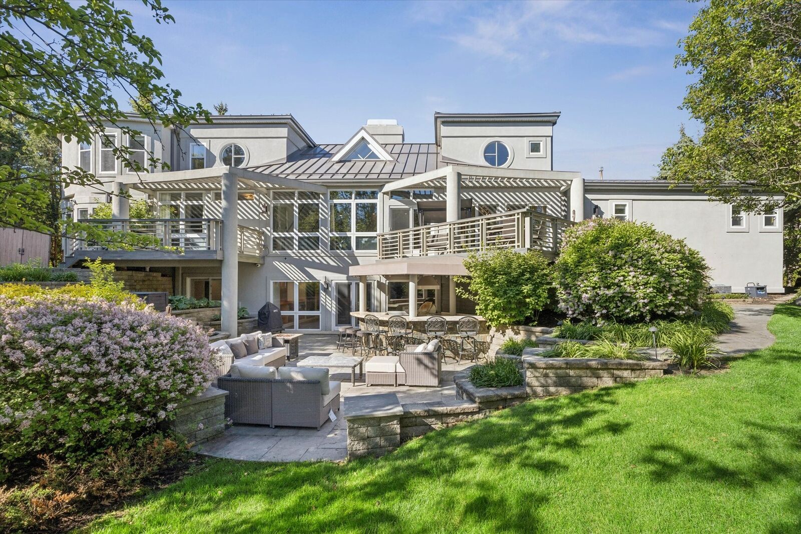 Property Photo:  125 Circle Ridge Drive  IL 60527 