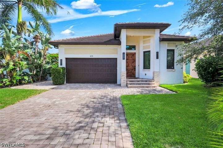 Property Photo: 631 100th Avenue N FL 34108