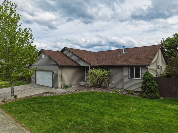 Property Photo: 2117 Inverness Place MT 59801
