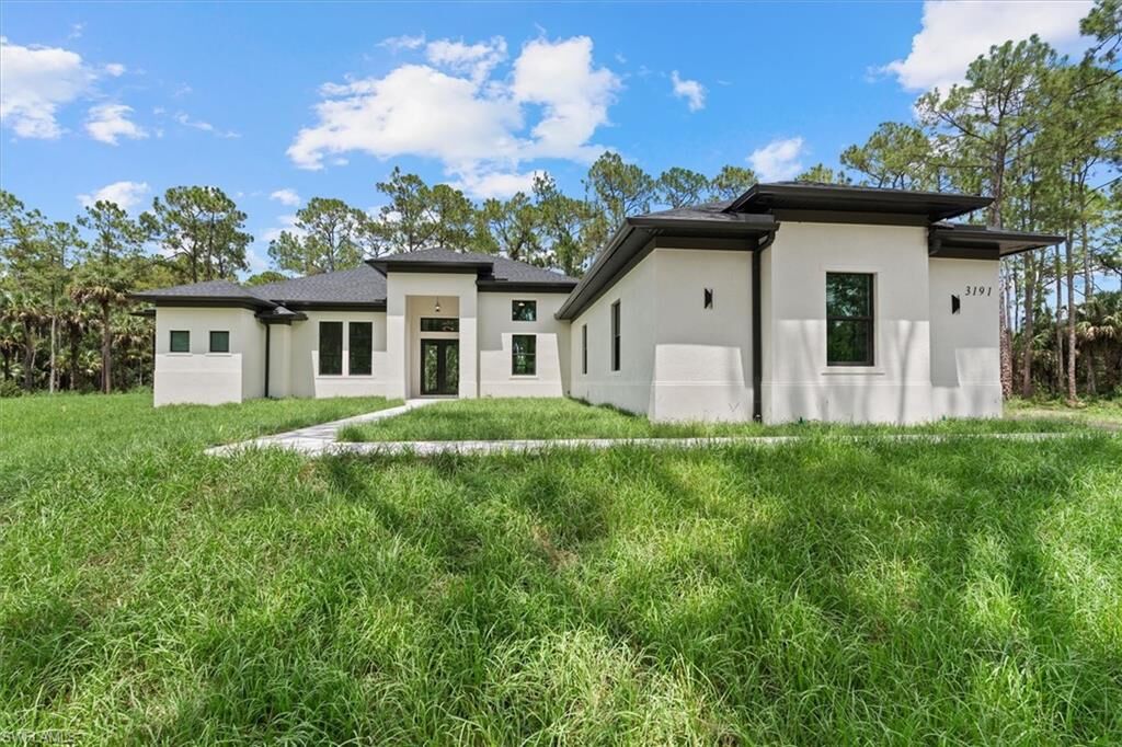 Property Photo:  3191 16th Ave NE  FL 34120 