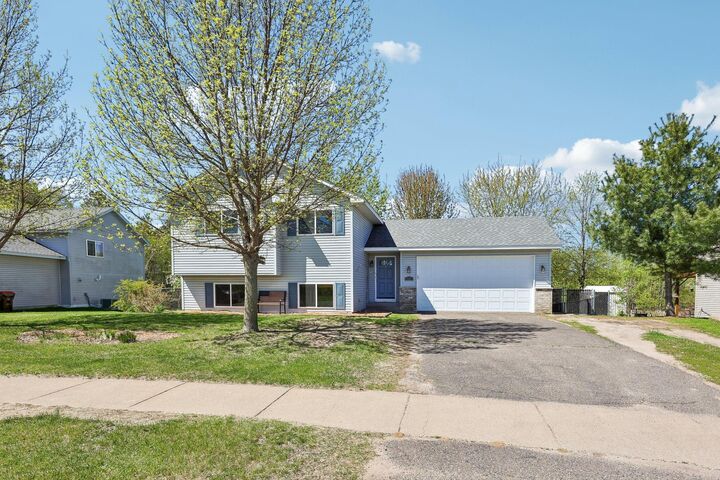 Property Photo:  721 Horseshoe Lane  MN 55006 