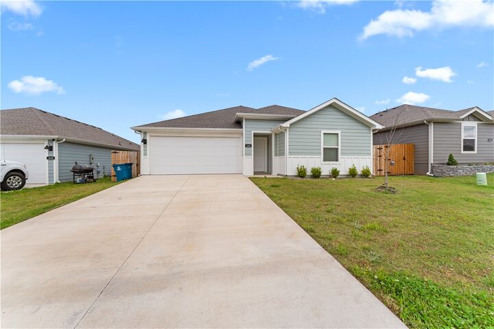 Property Photo: 106 NW Pinwheel Street AR 72734