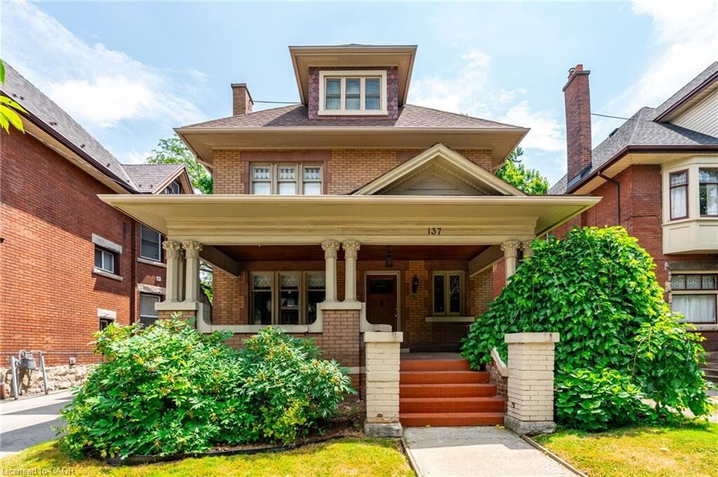 Property Photo:  137 Sherman Avenue S  ON L8M 2R1 