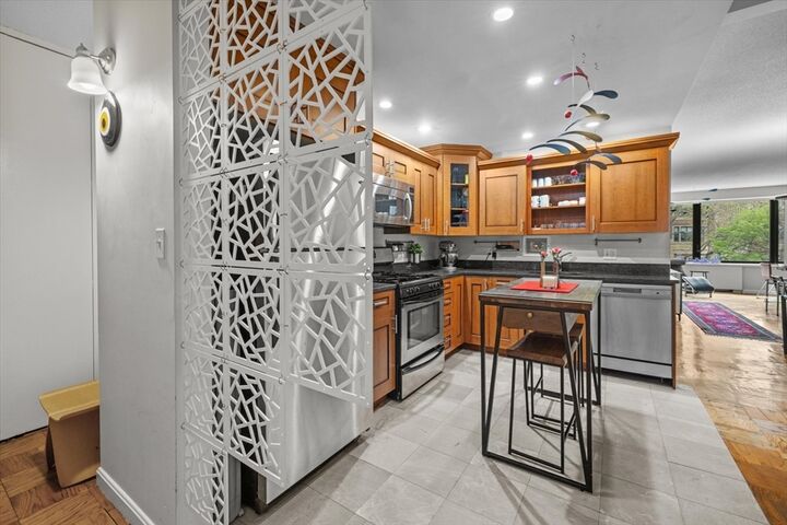 Property Photo:  65 East India Row 3G  MA 02110 