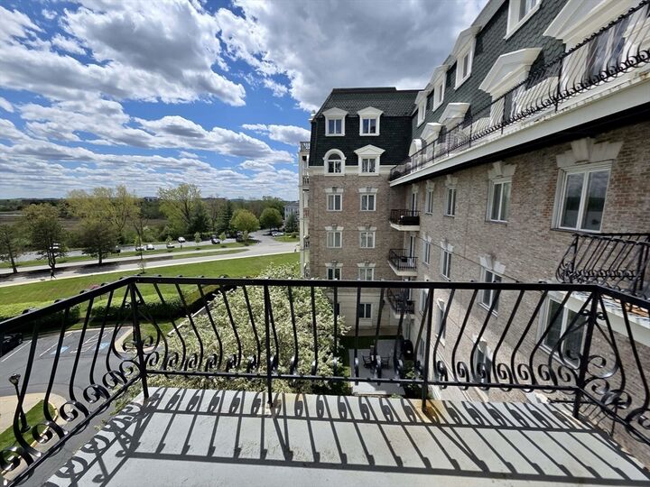 Property Photo:  100 Marina Dr 418  MA 02171 