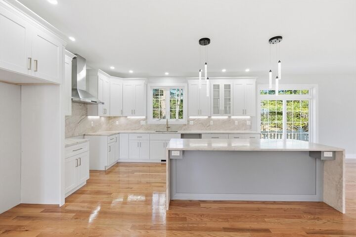 Property Photo:  6 Barrows Rd  MA 01609 
