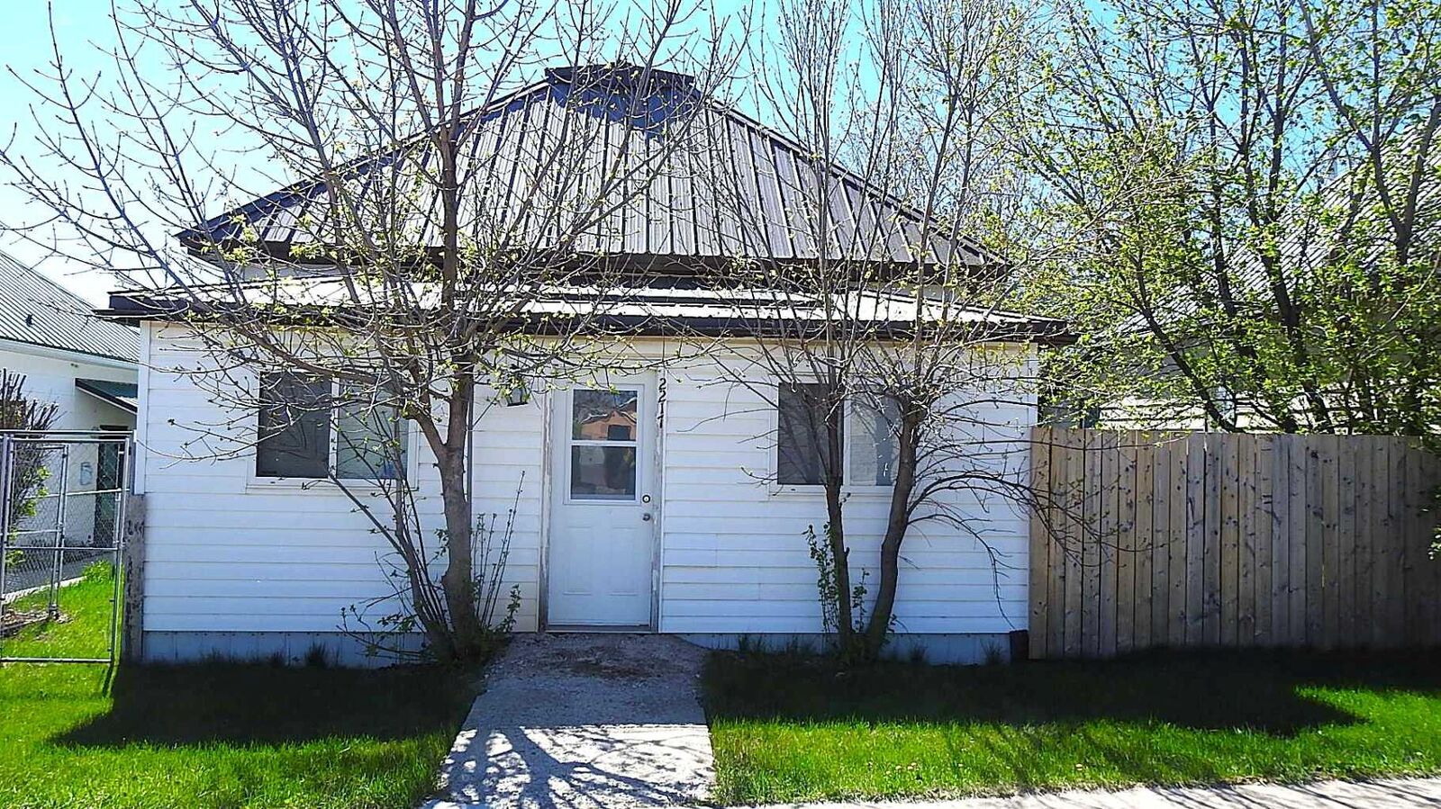 Property Photo:  2217 20 Street  AB T0L 1R0 
