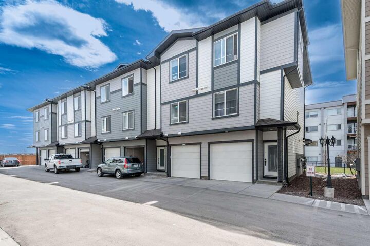 Property Photo:  95 Skyview Close NE 904  AB T3N 1X2 