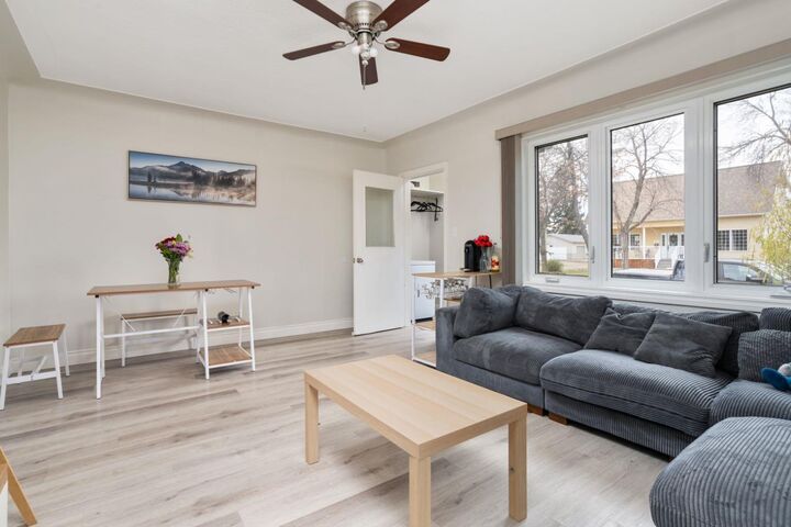 Property Photo:  5211 48 Street  AB T4V 1M2 