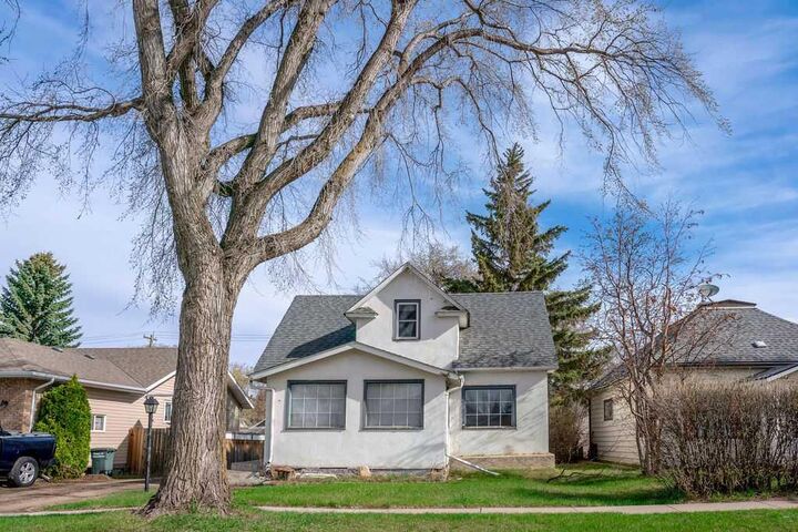 Property Photo:  4716 52 Avenue  AB T9X 1S5 