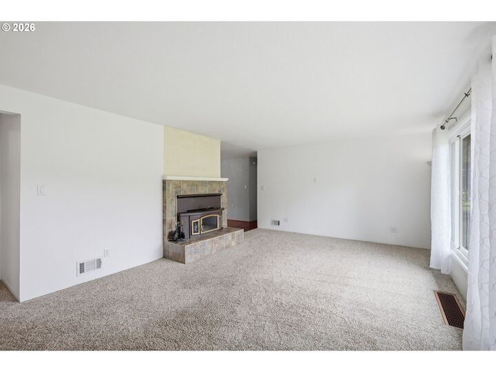 Property Photo: 39200 Camp Creek Rd OR 97478