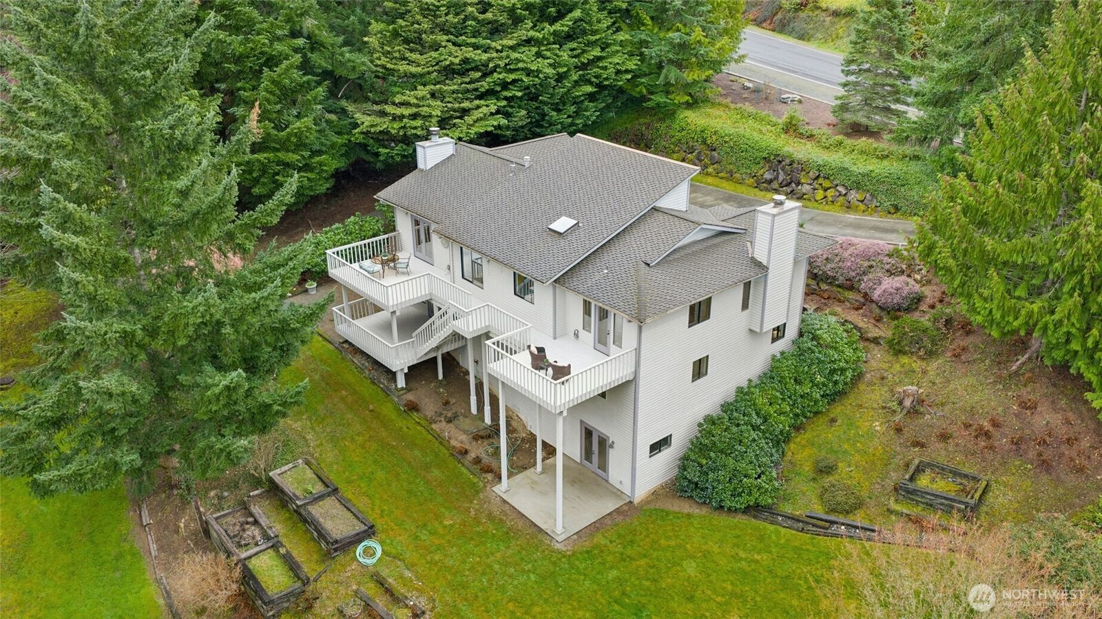 Property Photo: 2420 Squak Mountain Loop SW WA 98027