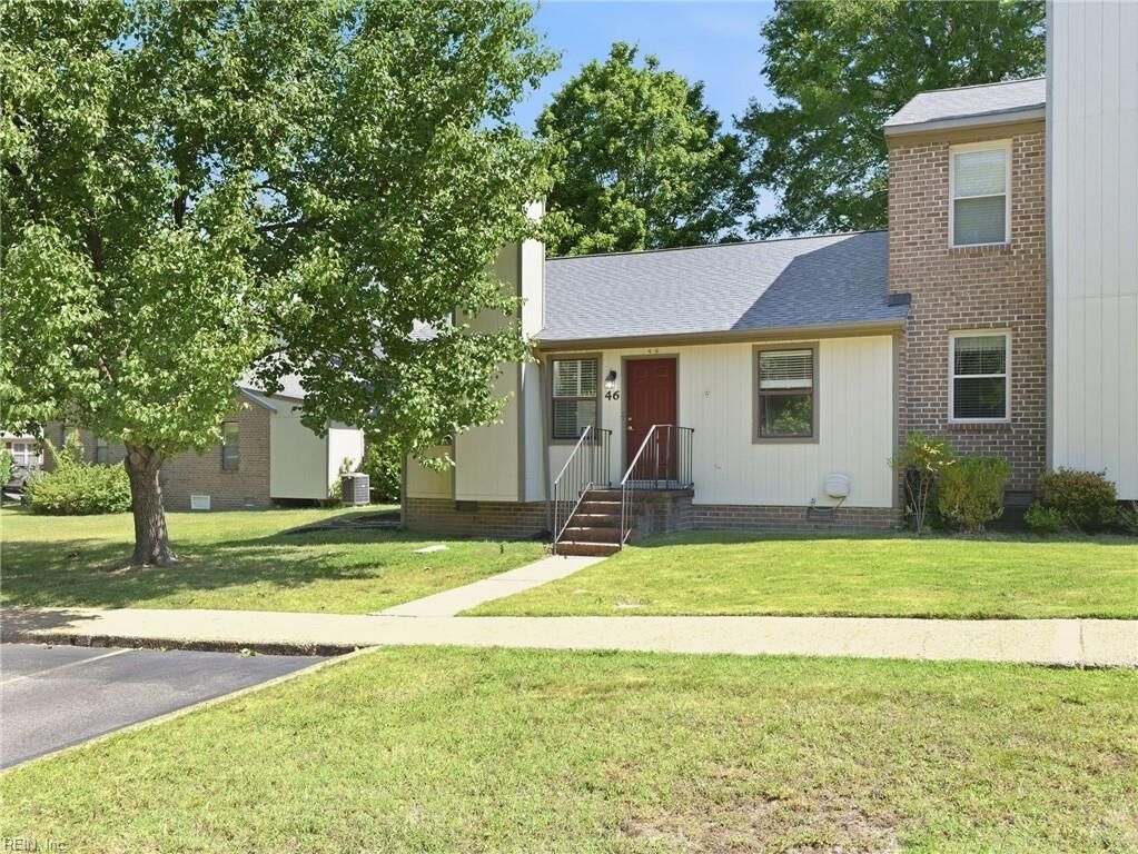 Property Photo:  46 James Sq  VA 23185 