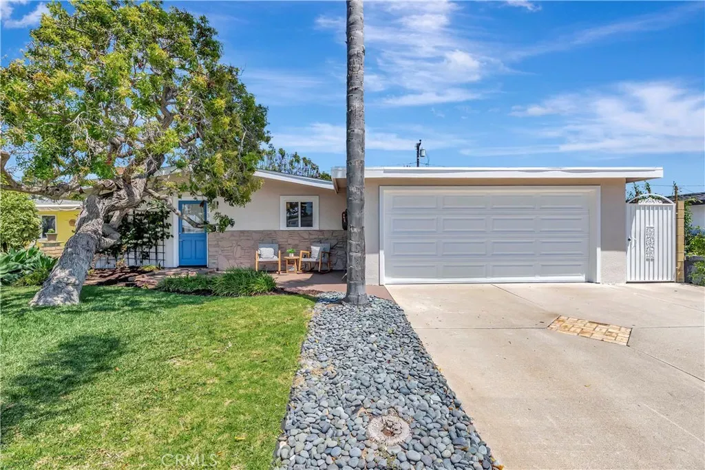 Property Photo:  2136 Parsons  CA 92627 