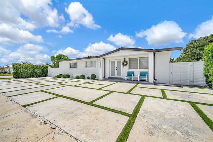 Property Photo:  10202 SW 33rd St  FL 33165 